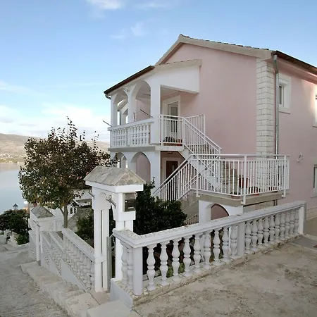 Iva Apartment